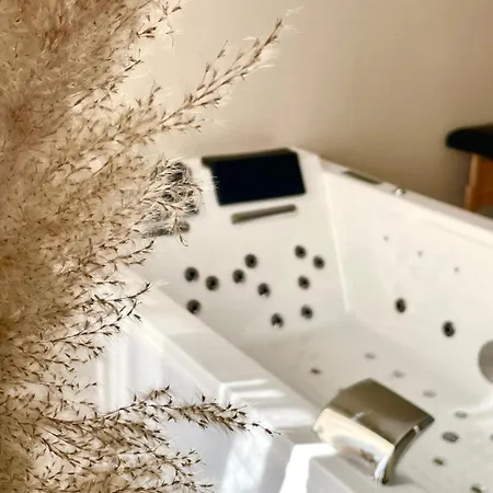 Ferienhaus Maison Bien-etre Balneo Et Sauna Cosy Et Chaleureux